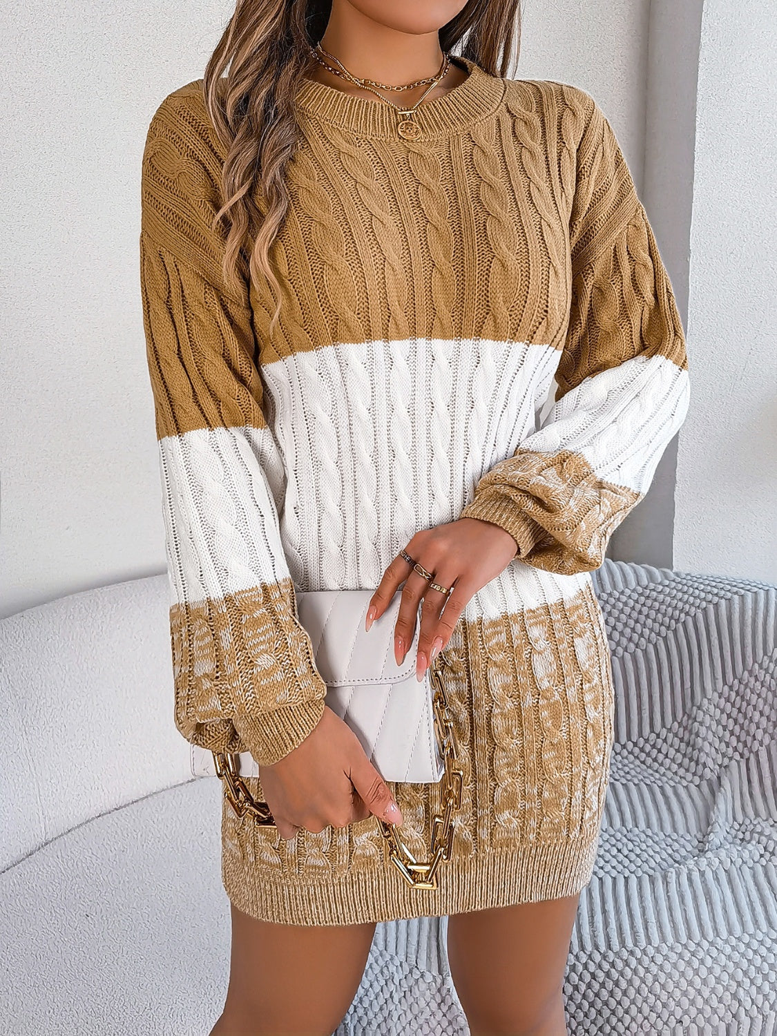 Cable-Knit Round Neck 