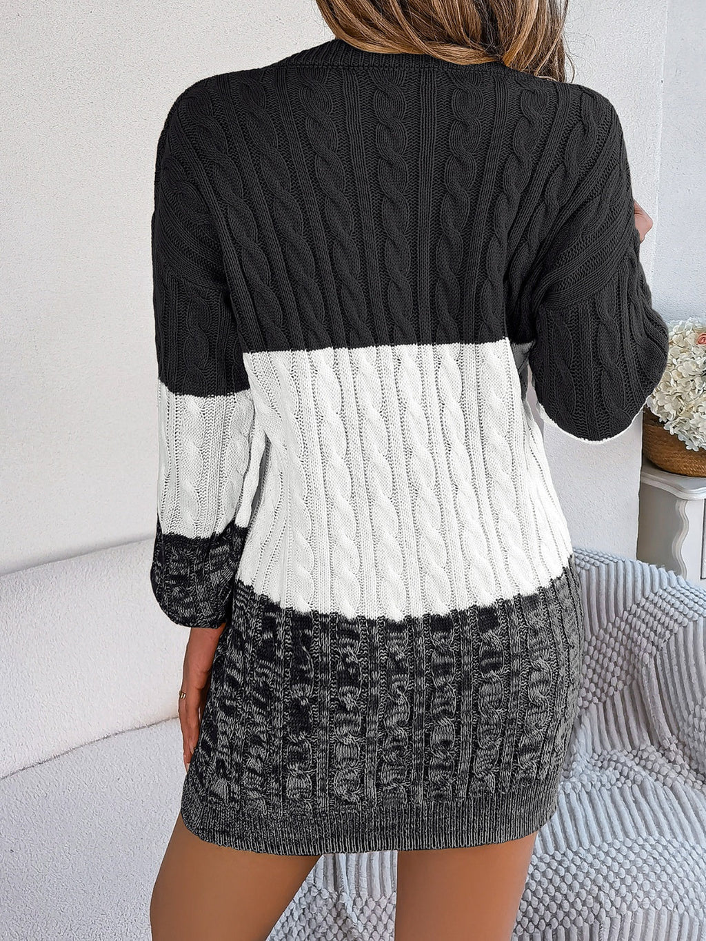 Cable-Knit Round Neck 