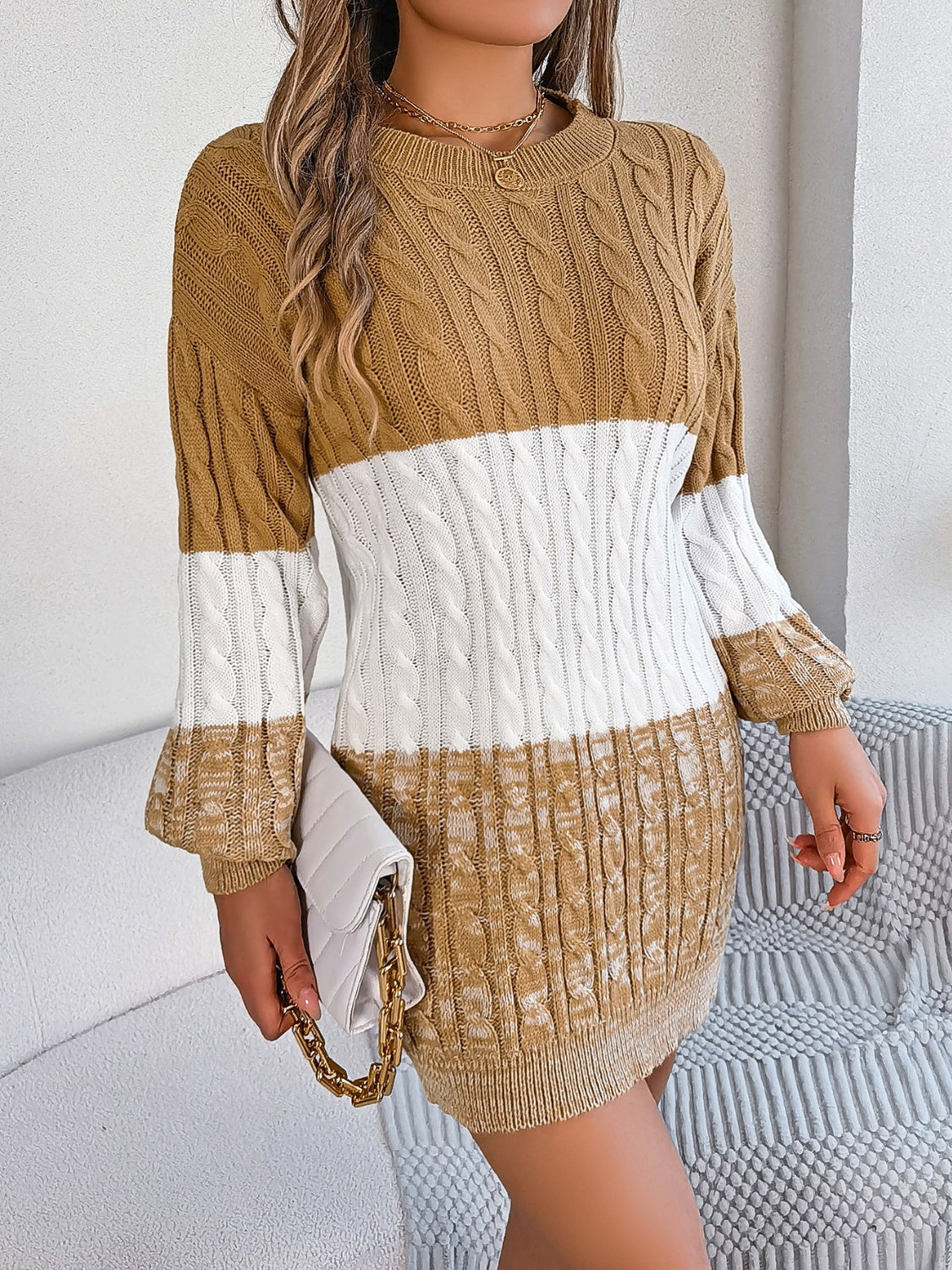 Cable-Knit Round Neck 