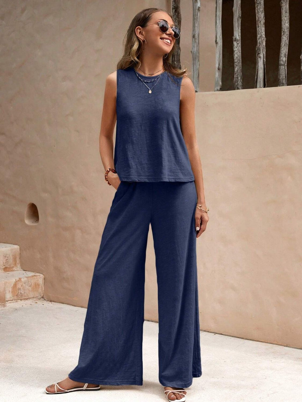 Round Neck Sleeveless Top