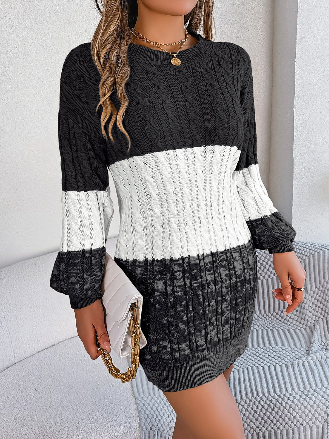Cable-Knit Round Neck 
